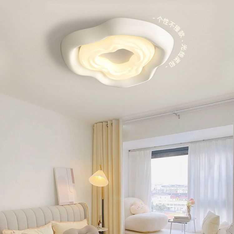 卧室吸顶灯轻奢创意极简家用餐厅灯新款2025现代简约中山LED灯具