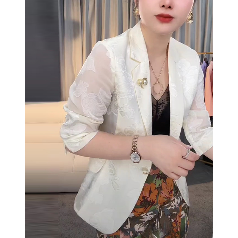 2026年夏季新款高级感提花小西装女小个子显瘦防晒透气西服薄外套