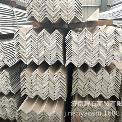 现货防锈镀锌角钢角铁Q235B热轧镀锌不等边角钢热镀锌角钢