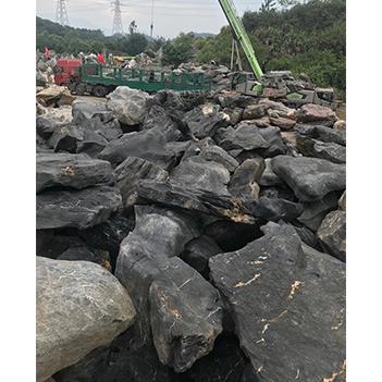 自产自销黑太湖石 岭誉石场假山驳岸英德石 承接太湖石假山工程