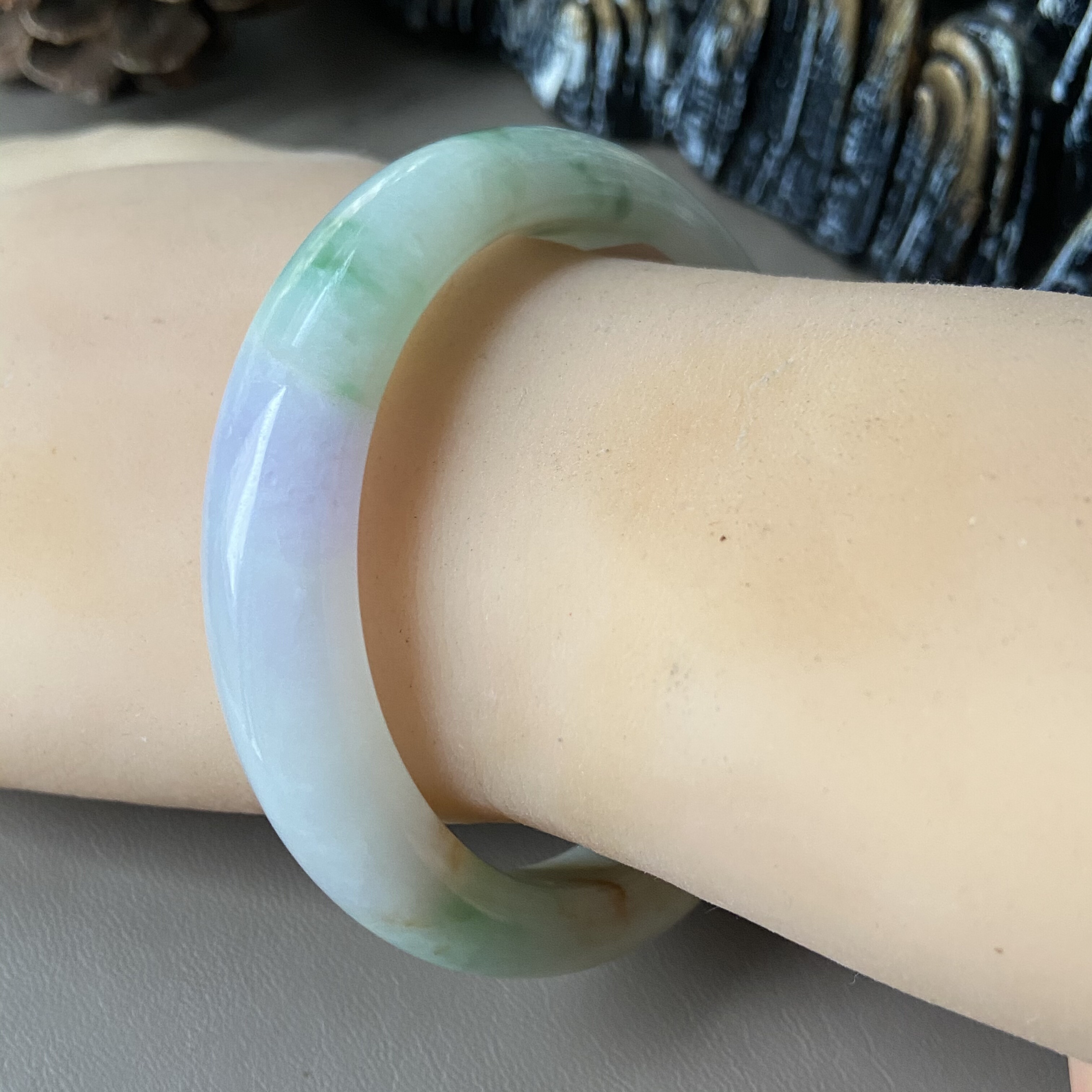 天然a货缅甸翡翠手镯55冰糯种飘绿紫罗兰黄翡三彩翡翠圆镯0859