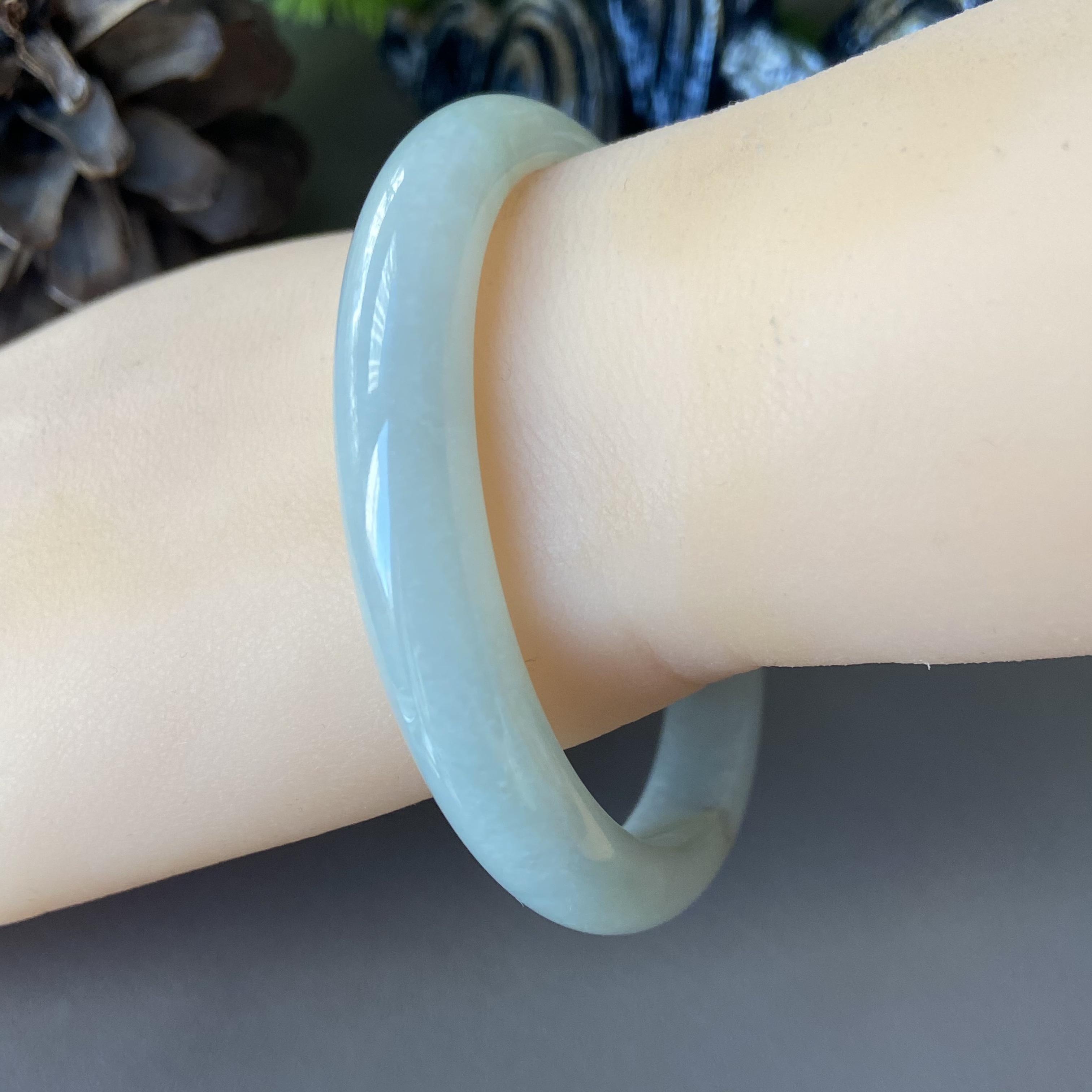 天然缅甸翡翠手镯56冰糯种浅绿色玉镯子57老坑a货0624带证书