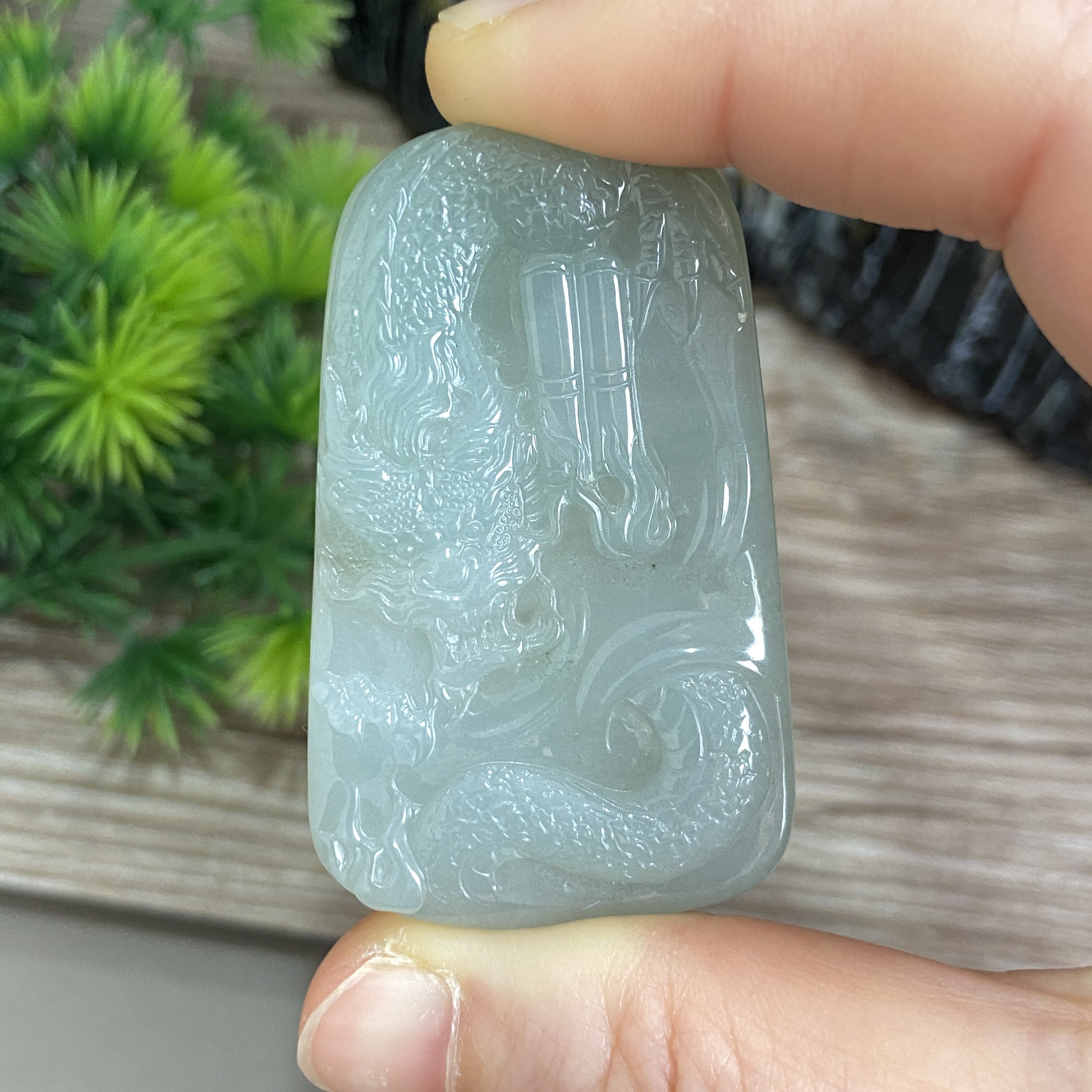 天然缅甸翡翠龙牌挂件冰种油青绿纯手工立体精雕吊坠老坑a货0146