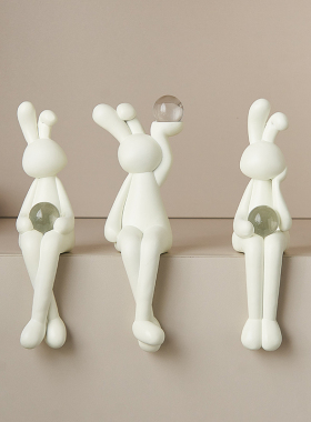 现代简约兔子吊脚娃娃桌边小摆件创意办I公室书柜装饰品展示柜摆