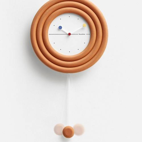 北欧网红轻奢时钟表挂钟客厅家用时尚现代个性创意极简艺术装饰墙