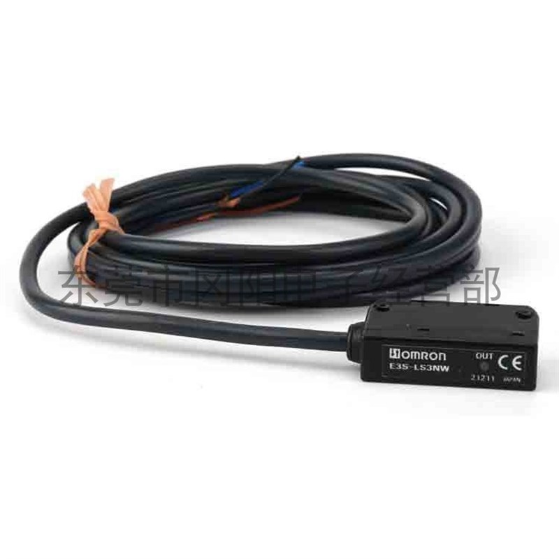 光电传感器限定反射型宽区域检测E3S-LS3NW不受孔及切口原装现货