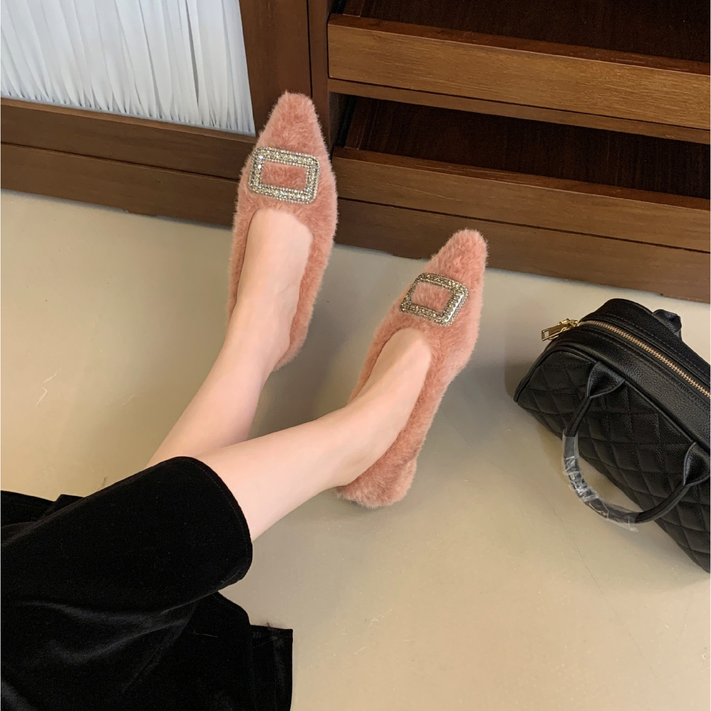 水钻新款洋气尖头平跟浅口毛毛