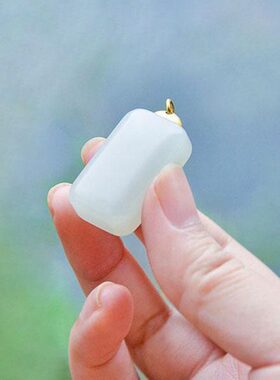 流行无事牌玉吊坠饰经典款白髓平安时尚和田简约男女沙金镀复古