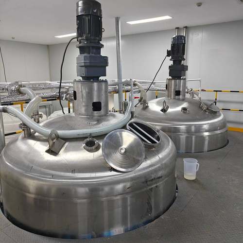 不锈钢油锅搅拌机厂家非标加热酱料冷却降温反应釜均质乳化罐