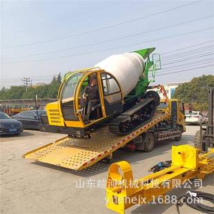 全地形履带混凝土运输车越河山地越野自上料搅拌履带水泥罐车