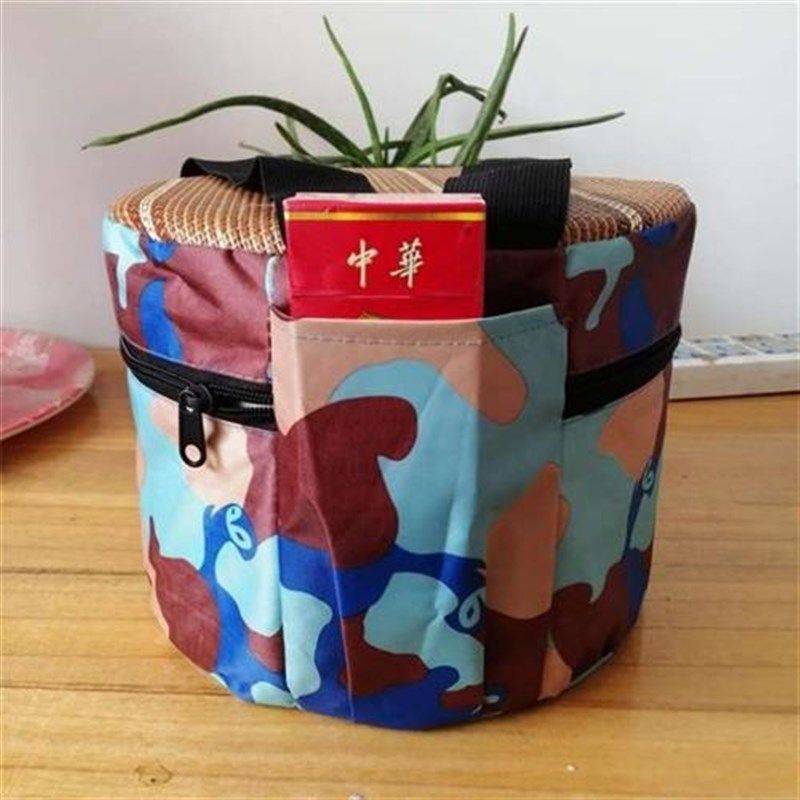 绑在屁股上的大棚小座垫塑料穿在身上的农活农