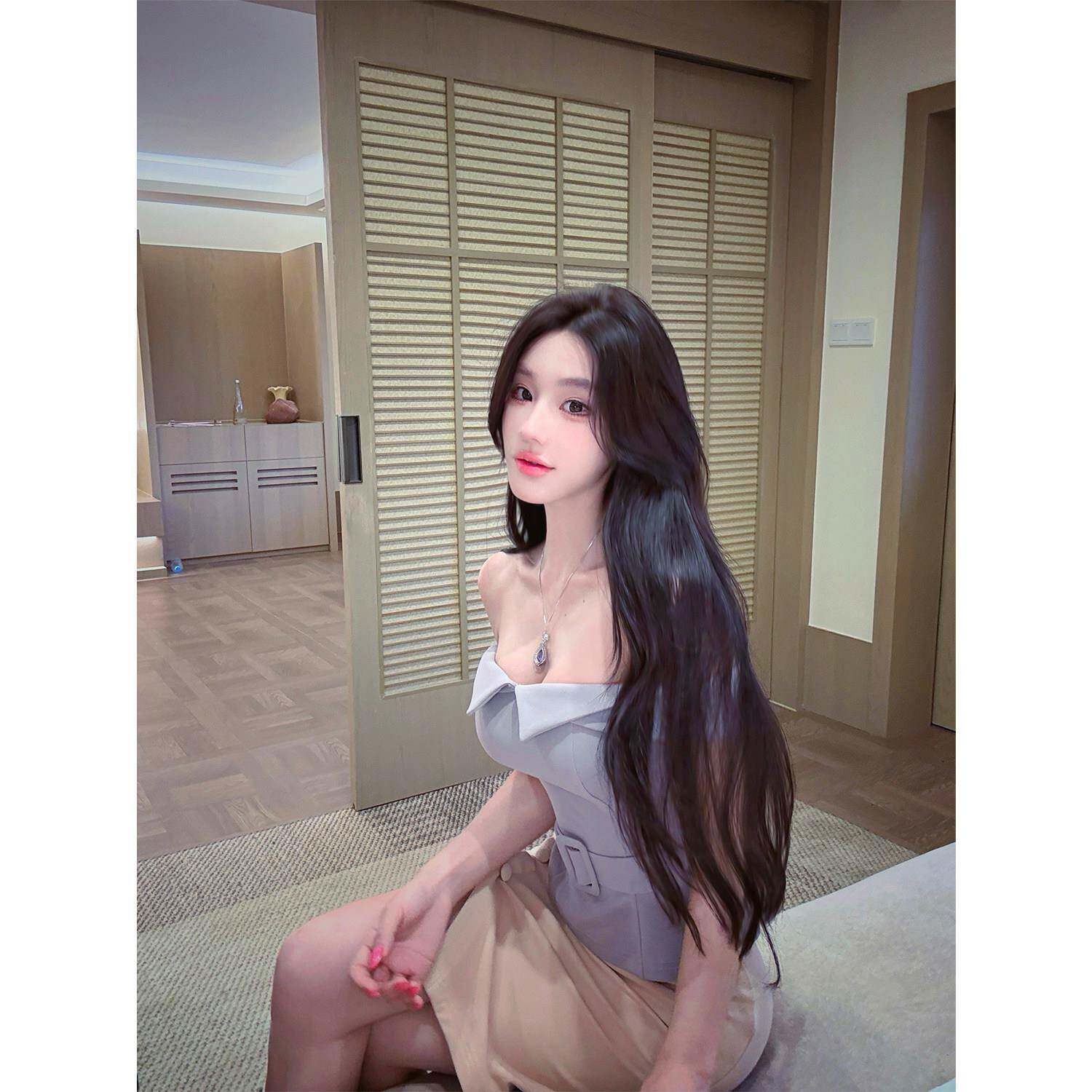 WW定制「矜贵韩女」休闲职业风露肩上衣女不规则开衩包臀短裙套装