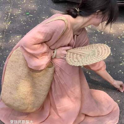 粉色棉麻连衣裙2026早秋新款女装独特别致灯笼袖衬衫裙女显瘦长裙