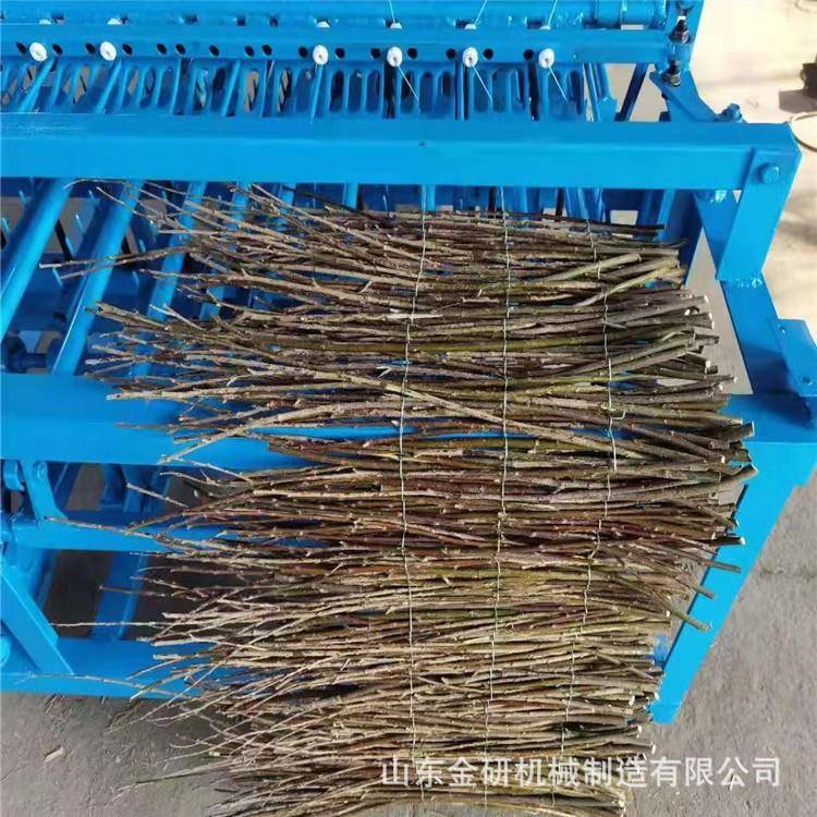 电动稻草芦苇编织机防风沙cai新款皮带款草帘机