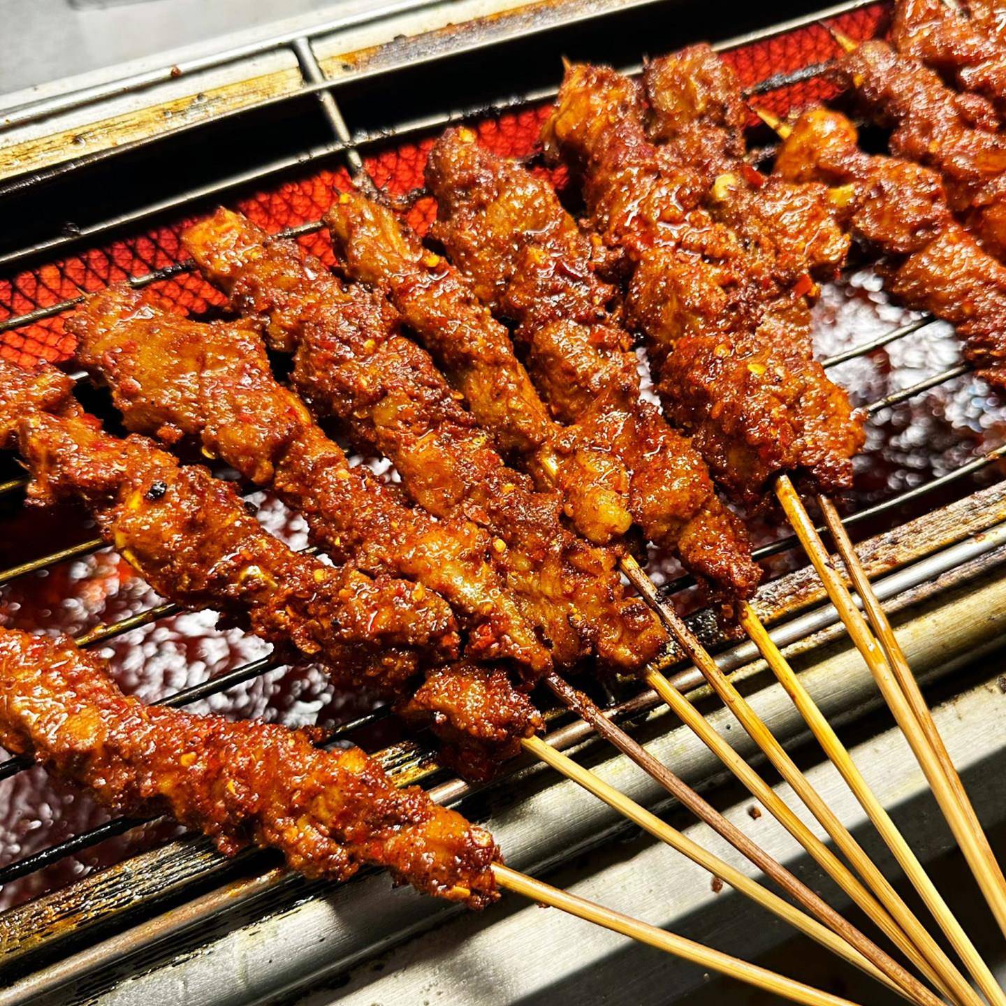 新品原味排骨串商用冷冻半成品烧烤油炸食材猪肋排串猪小排烤肉串