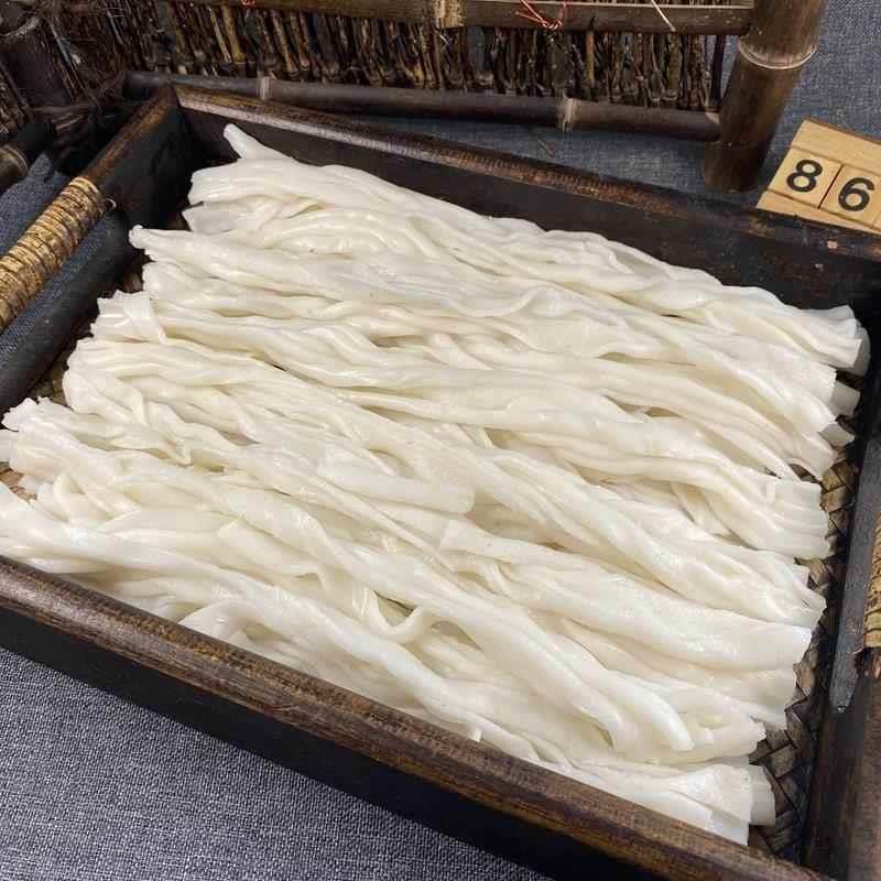 湖南长沙机制米粉扁粉湿粉正宗手工宽粉新鲜米面皮炒商用切河粉