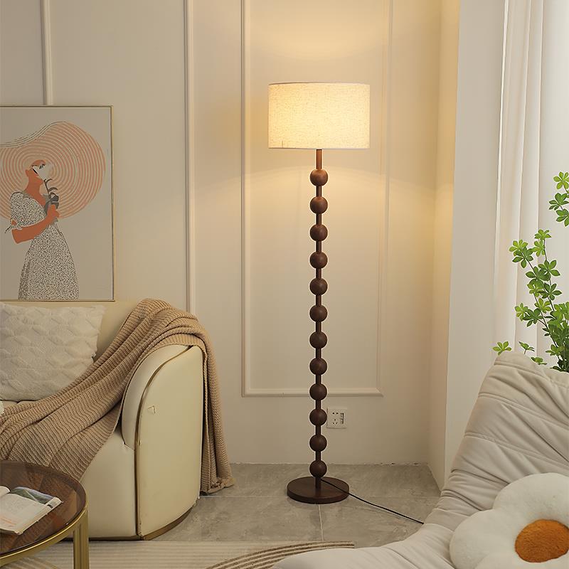 中古实木客厅落地灯侘寂风覆古沙发旁边高级感美式装饰氛围灯台灯