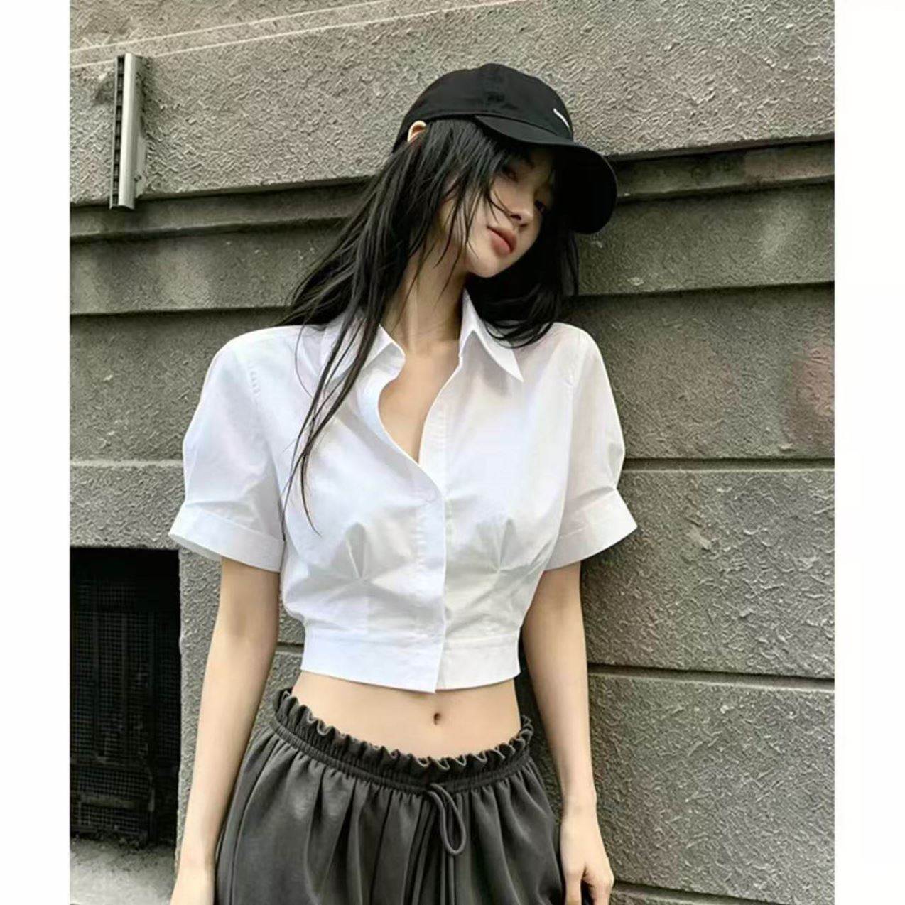 法式通勤风白色短袖衬衫女夏季收腰修身翻领短款显瘦百搭外搭上衣