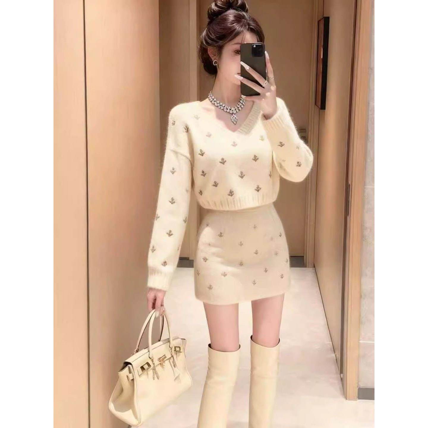 小个子秋冬洋气套装女减龄高级感针织毛衣搭轻奢显瘦包臀裙两件套