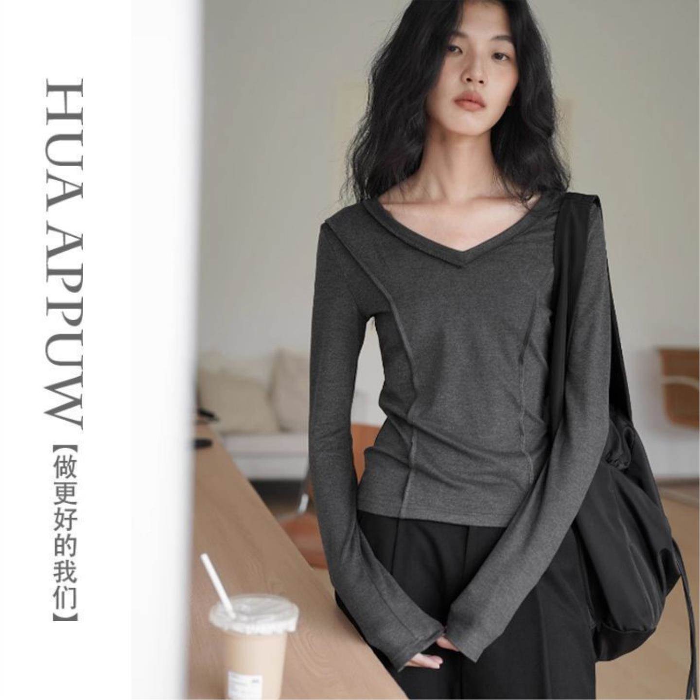 翻边设计感简约V领修身上衣女2026初秋新款内搭外穿T恤女
