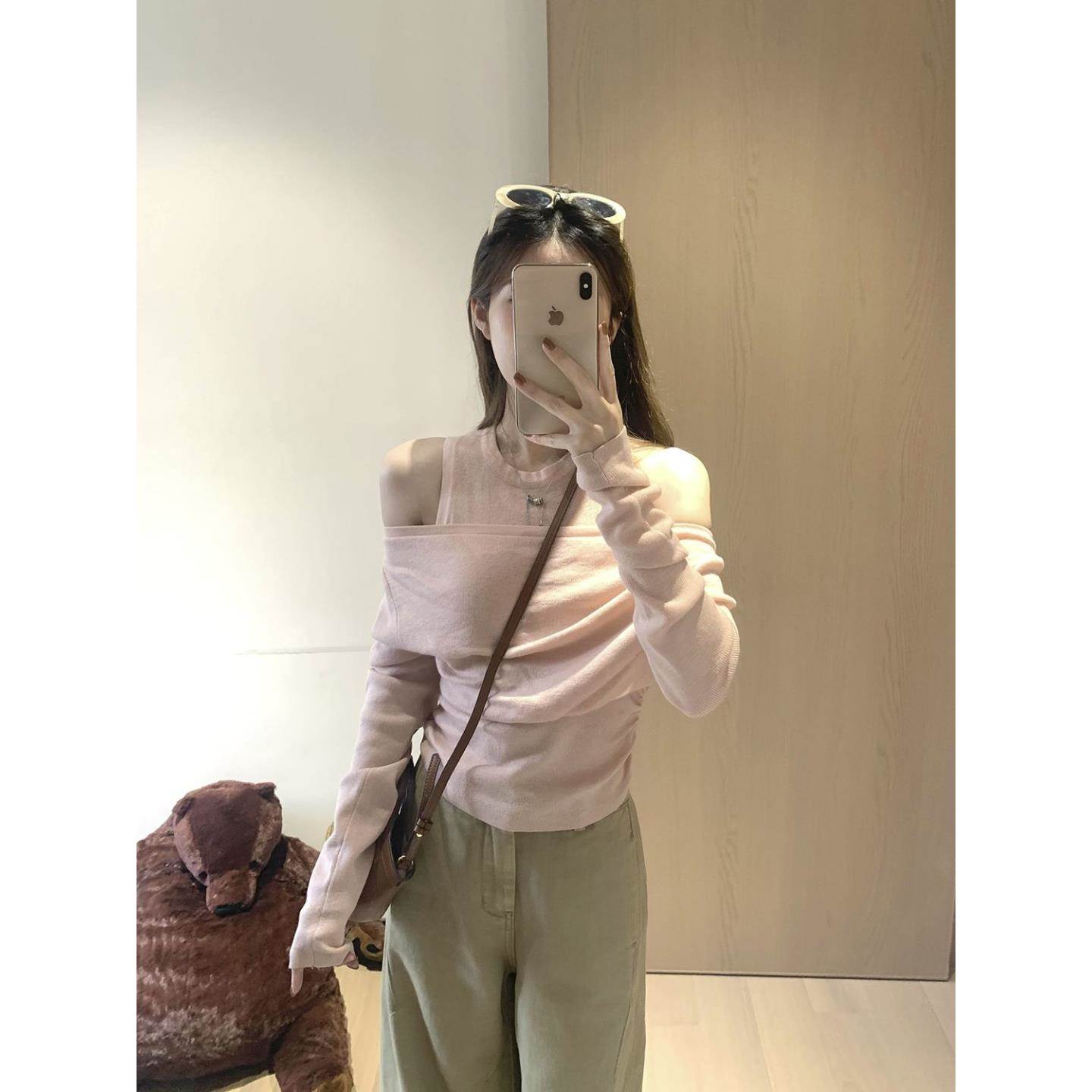 小心机露肩假两件针织上衣女2026早春新款气质修身百搭长袖T恤女