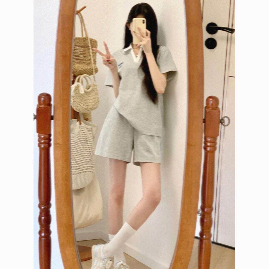 盐系韩版运动服套装女夏季时尚减龄V领短袖短裤高级感休闲两件套