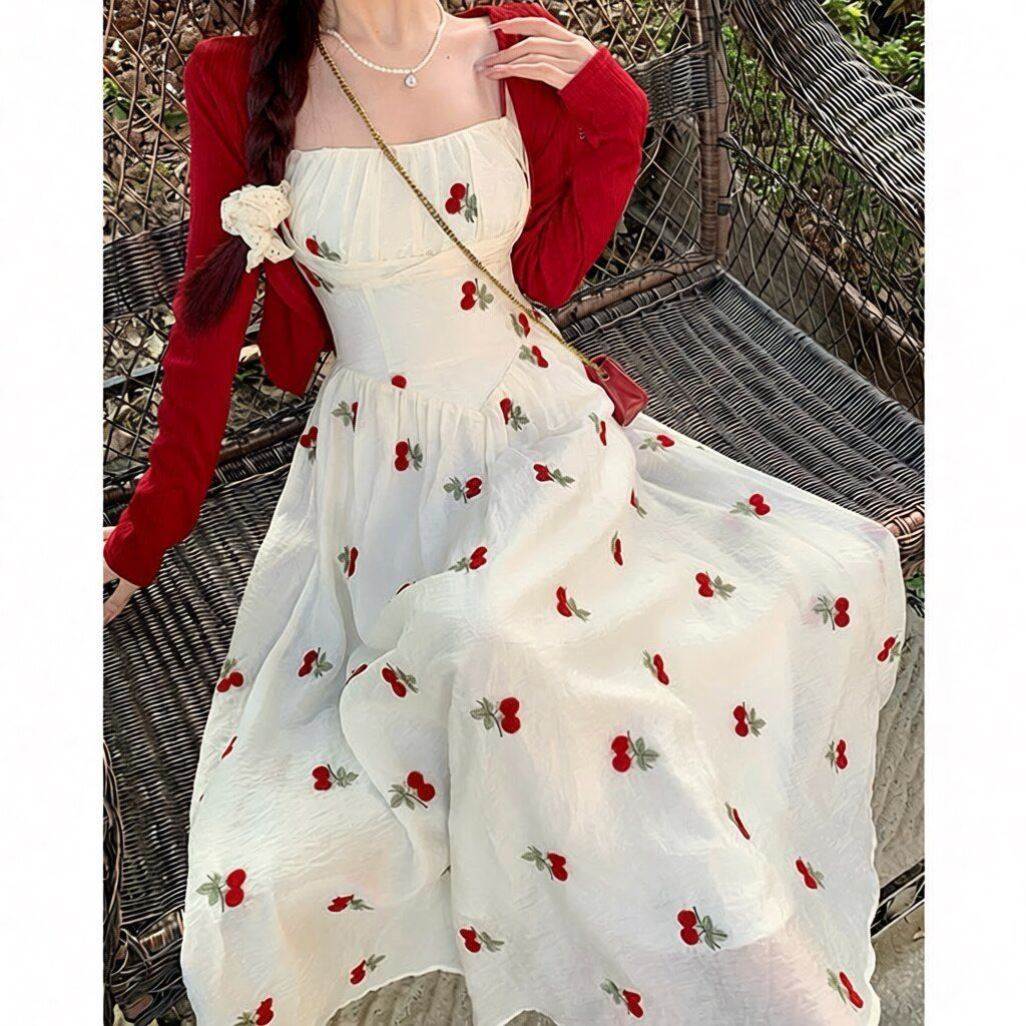 大码法式碎花吊带连衣裙春夏女装胖显瘦白色茶歇小众打底长裙子