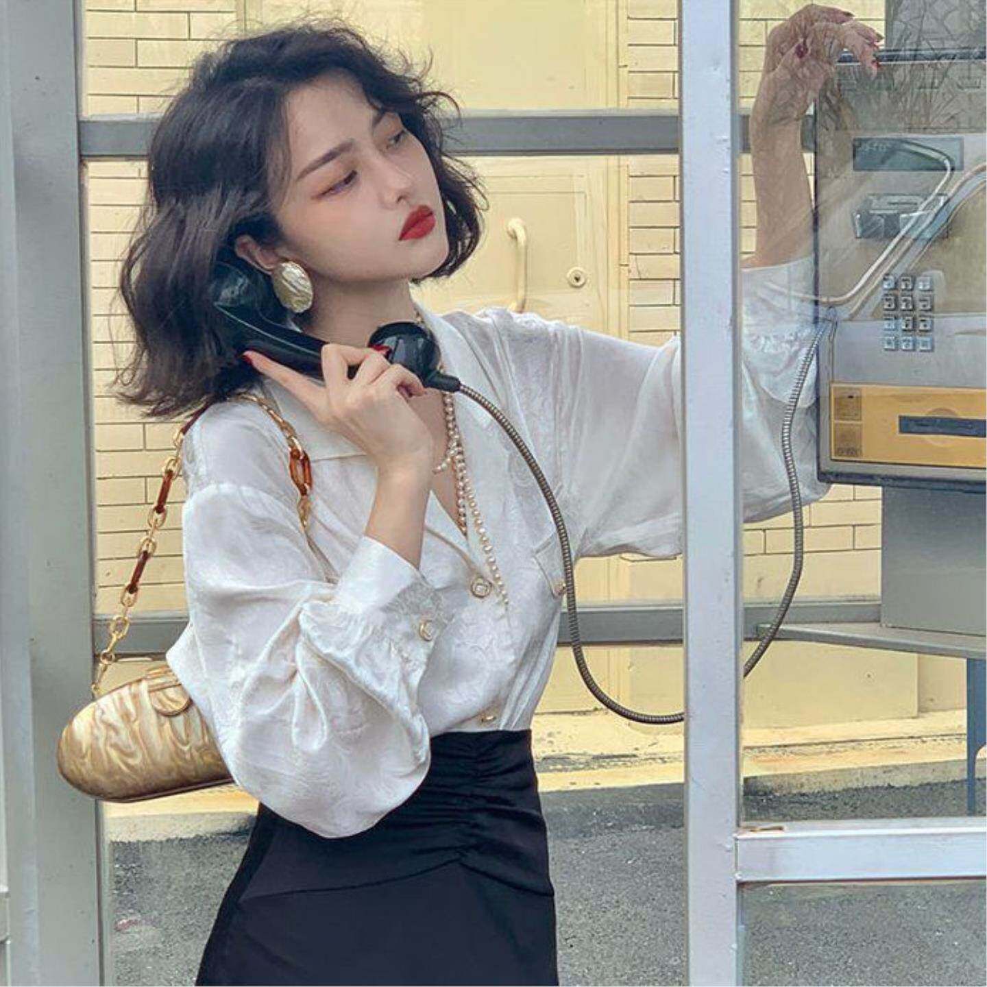 春秋季白色法式复古港风新款女小众气质衬衫设计西装长袖衬衣上衣