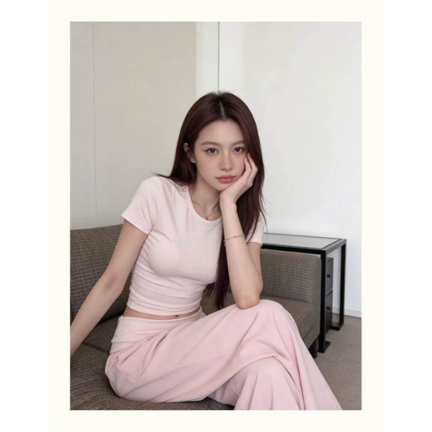 甜美韩系套装穿搭女夏季2026修身短袖短款T恤上衣纯色长裤两件套