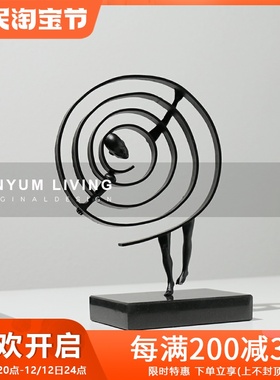 本与家居现代抽象舞蹈人物玄关摆件售楼处样板间客U厅书房酒柜装