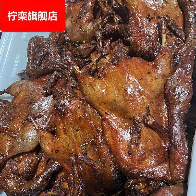 预制菜酱板鸭整只卤味酱鸭烤鸭熟食酱板鸭零食五香鸭厂家