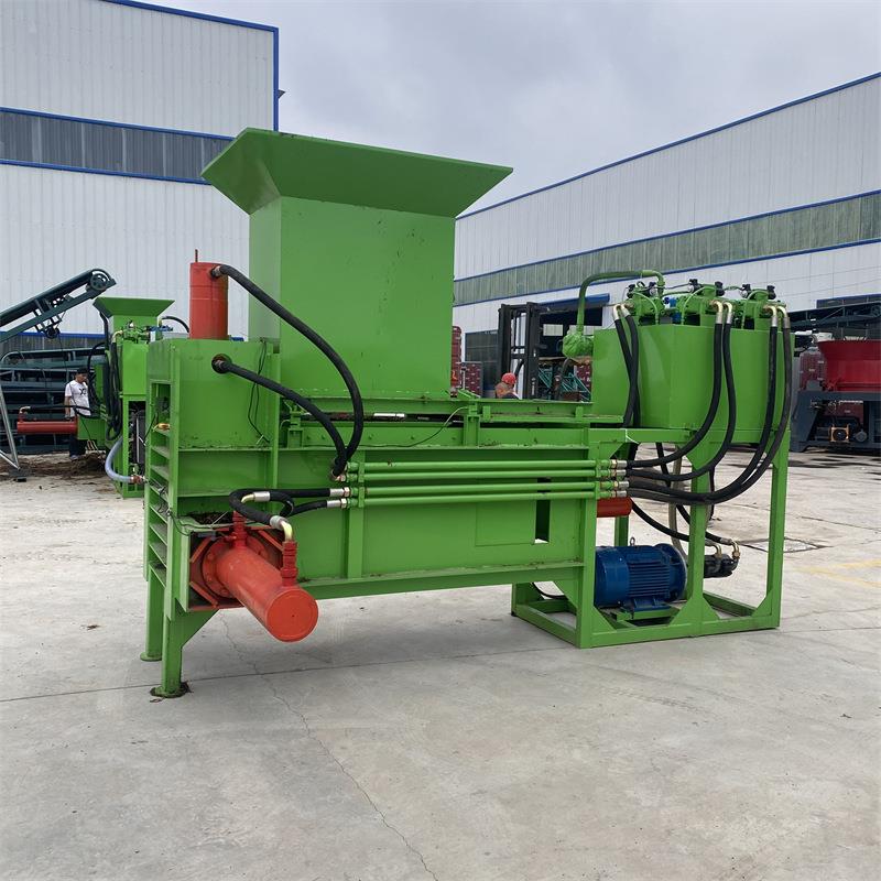 2025牛羊饲料加工机青储压块秸秆打包机干湿两用牧草饲料