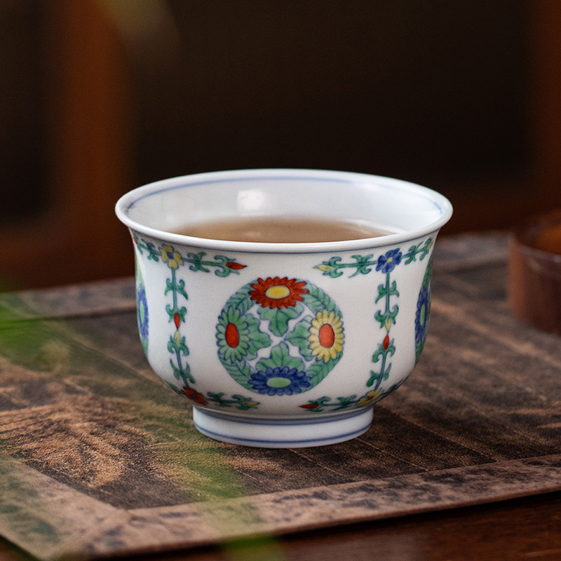 五里雾斗彩团菊纹炉式杯手绘仿古茶杯