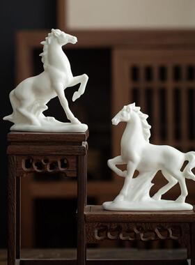 小白马客厅书房玄关陶瓷生肖马办公室桌面酒店装饰鱼缸微景观摆件