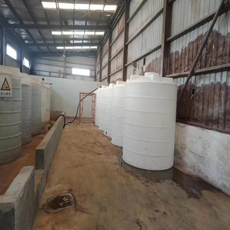 工地4000L储水罐牛筋料耐酸碱3吨5吨10吨户外立式塑胶水塔化工桶