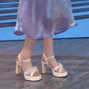 夏季 气质高X级感粗跟凉 新款 仙女风甜美方头防水台花朵镶钻高跟鞋