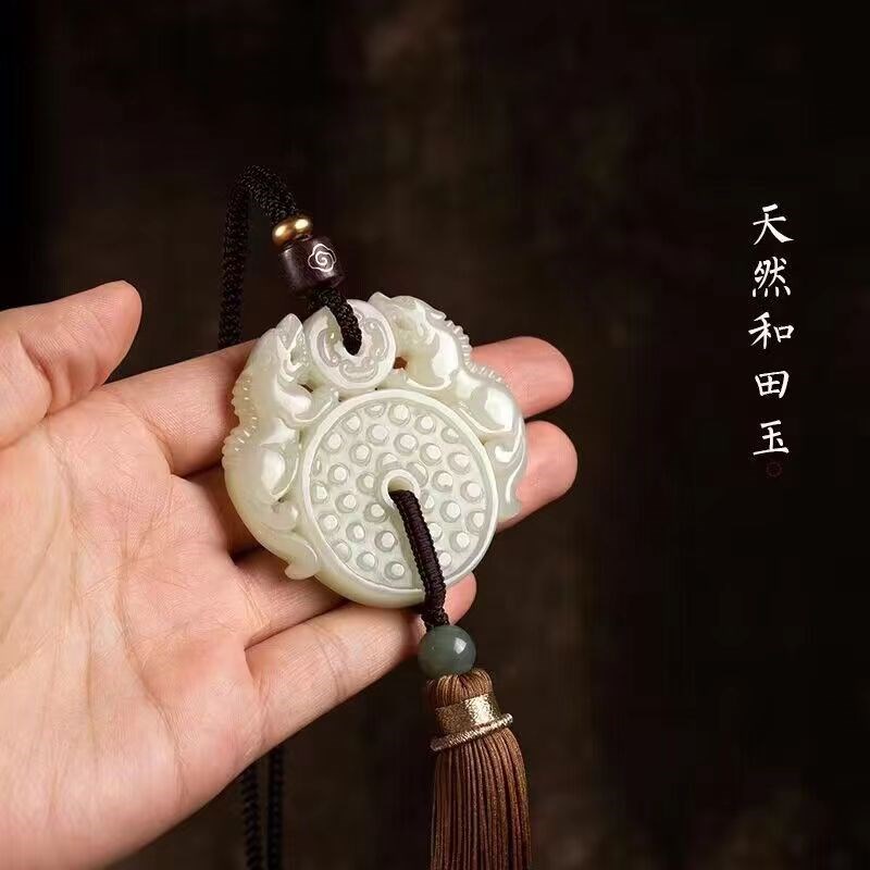 天然老坑优质和田玉貔貅高档男女款吉祥汽车后视镜挂件出入平安
