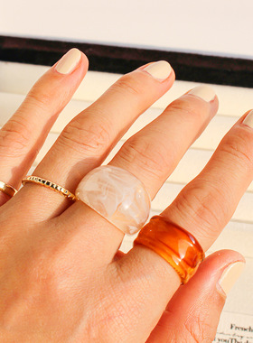 青岛出口秋冬复古小众氛围感树脂水墨晕染套装戒指咖色素圈叠戴