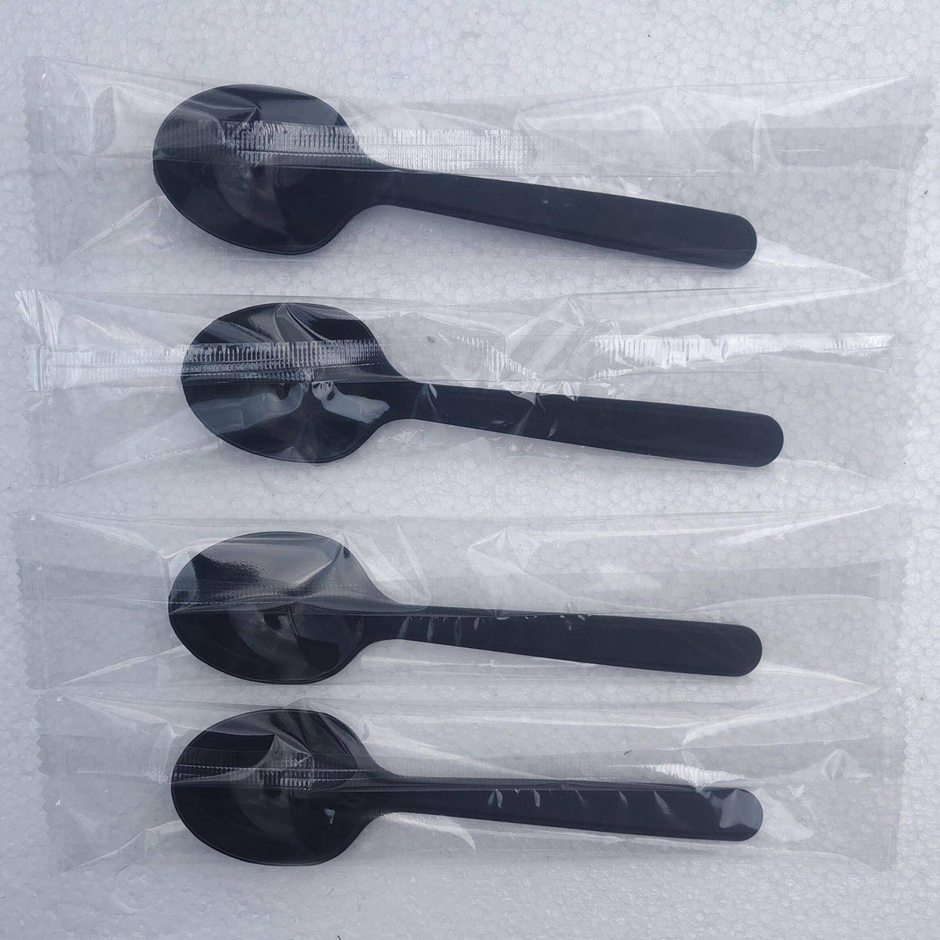 一次性胶勺子木勺子木质叉子刀子水果插自动下料包装机opp装袋机