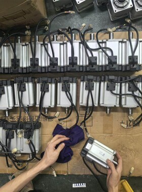 伺服电机750W 驱动器型号:MCDHT3520 电机: