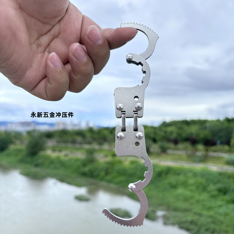 户外拇指锁扣小手铐登山扣锁大人的玩具情侣锁扣不锈钢钥匙挂扣