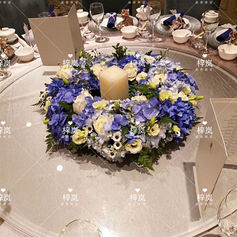 天津鲜花速递实体花店会议桌摆台摆礼仪演讲台花商务宴会餐桌鲜花