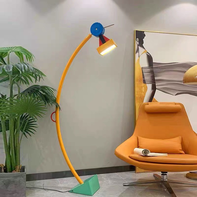 孟菲斯风格中古现代客厅落地三色灯儿童房卧室设计师卡通彩色