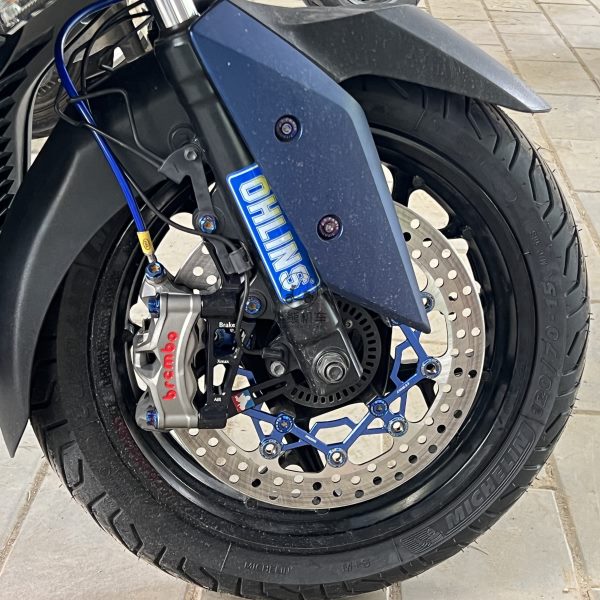 XMAX300改装brembo水鸟M50S刹车卡钳转接码FAR刹车盘上泵手泵油管