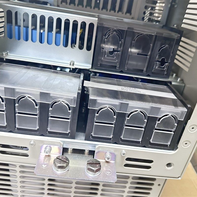 安川G0变频器 CIPR-GCBBB-B0 2KW/110KW