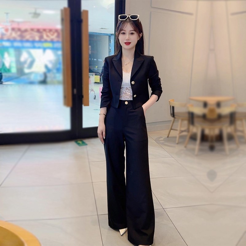 轻奢气场强大女2025洋气西装套装女装短款外套显瘦直筒裤两件套