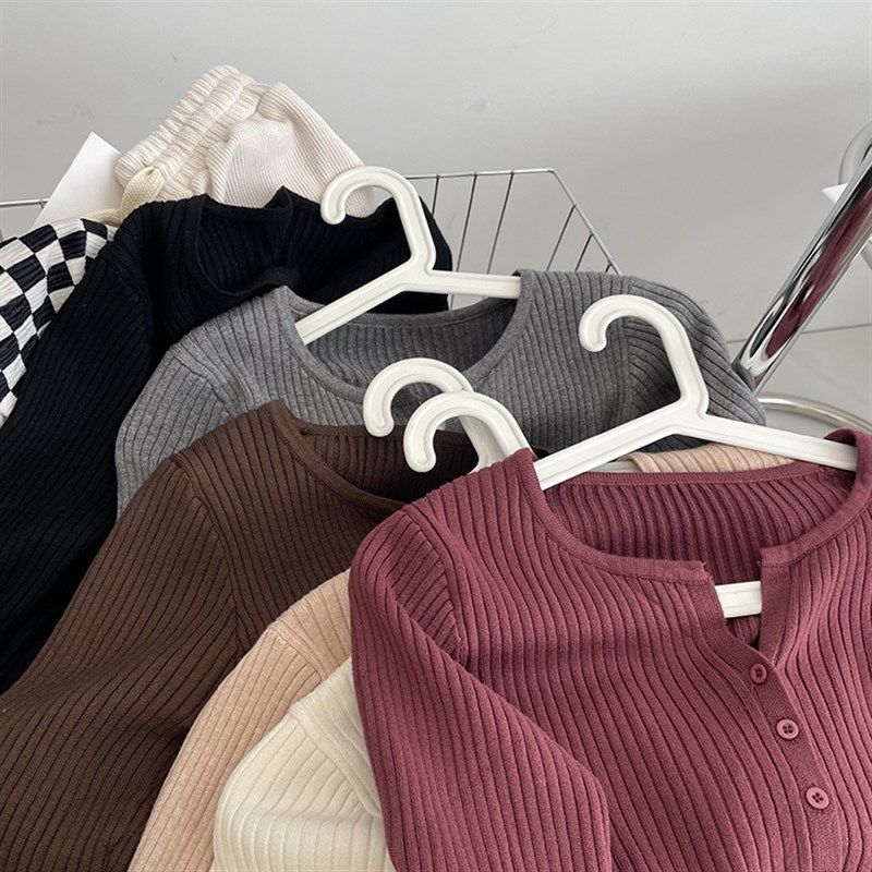 显身材小V领针织衫!2022坑条修身显瘦小个子短款纽扣开衫上衣女,女装/女士精品,毛针织衫,淘宝优惠券,粉丝福利购,淘宝优惠卷