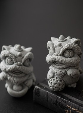 青砂石创意桌面狮子小摆件一对招财瑞兽鱼缸醒狮装饰品茶桌茶宠