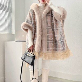 流苏连帽外套女秋冬獭兔毛加厚加绒中长款领边披肩格子蝙蝠袖斗篷