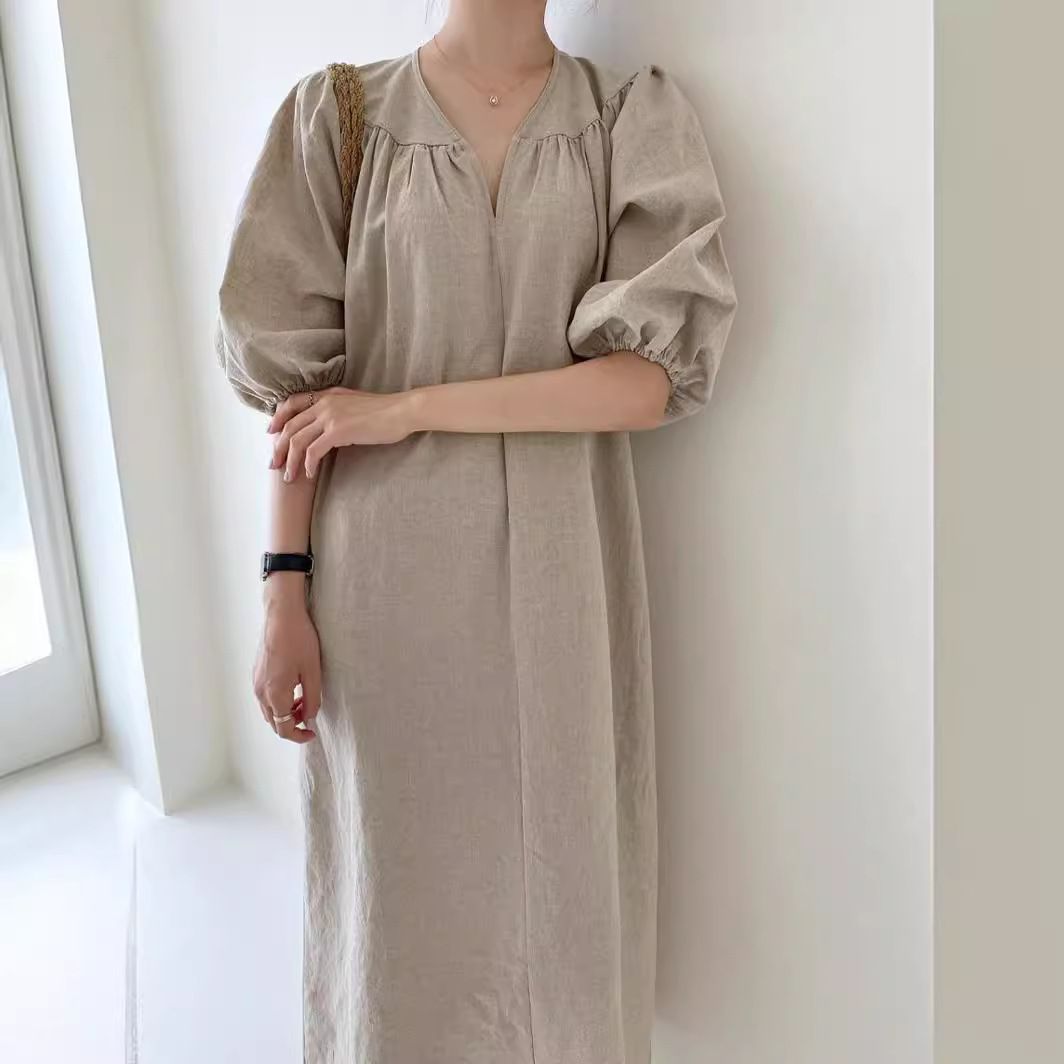 日韩系宽松V领棉麻短袖连衣裙女2022春夏中长款过膝长裙亚麻洋装